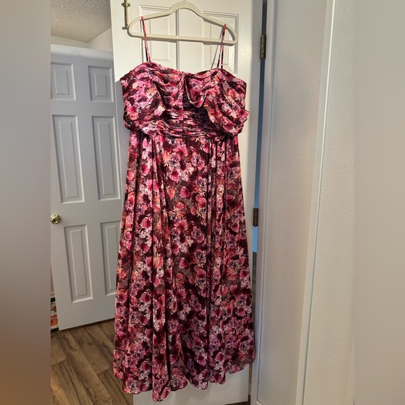 NEW Mikael Aghal Floral Cold Shoulder Pleated Gown Fuschia Pink Size 18 Plus NWT - Picture 1 of 9